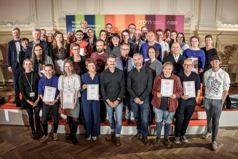 Gruppenbild der Preisträgerinnen und Preisträger